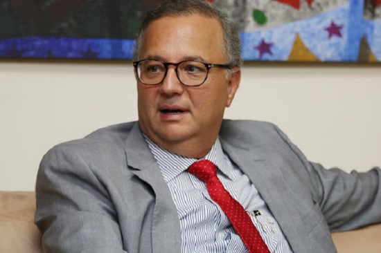 Após cobrar artistas e ser criticado por Ivete, Secretário de Saúde pede desculpas dlvr.it/RwcLXB