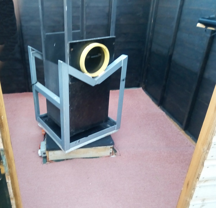 Spent all afternoon measuring and cutting underlay, then the same with the carpet. Result - a nice comfy observatory!