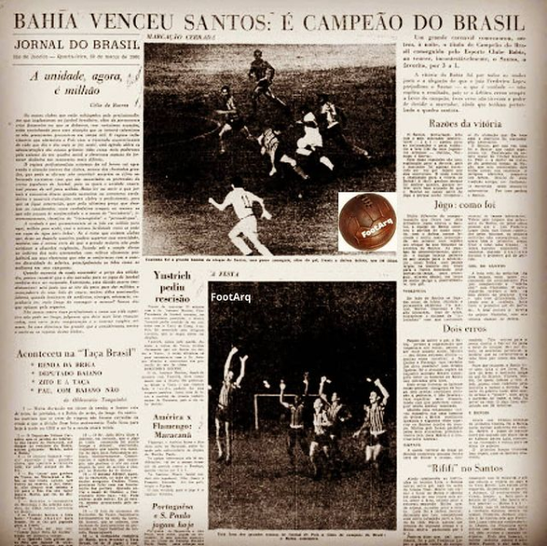 footarqMF's tweet photo. 1960 - No dia do aniversário de Salvador, 29/03, o @ECBahia  venceu o @SantosFC por 3x1 no Maracanã. Coutinho (SAN), Vicente, Léo e Alencar (BAH) fizeram os gols, e o #BBMP ergueu o troféu de 1º Campeão Brasileiro de Futebol. Mais em: https://t.co/6QCwf1abKs - #futebol #bahia https://t.co/qrfToM5Rt0