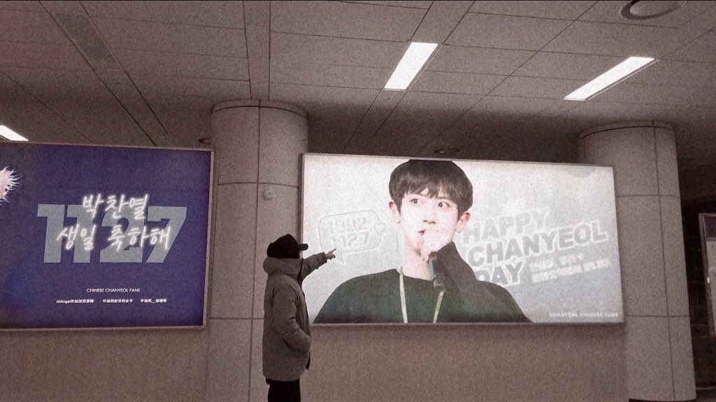 baekiosh's tweet photo. chanyeol se levantó tan temprano a visitar todos los anuncios y eventos que los fans hicieron para su cumpleaños, realmente se tomó el tiempo de hacer todo esto, además nos preparó como regalo un nuevo vídeo de nng el 27 cada mes. chanyeol tiene un corazón enorme, lo amo mucho 🥺 https://t.co/sg3Vwpp4ev