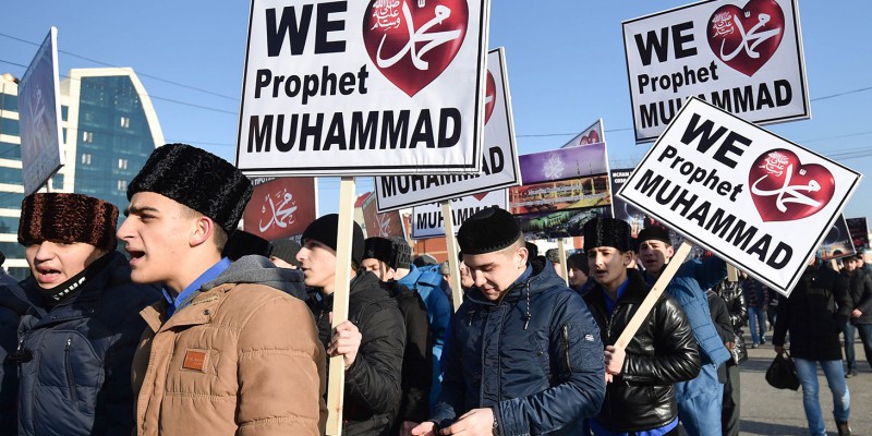 onfreespeech's tweet photo. The first edition of the magazine since the attack in which 12 people were killed featured a cartoon of Muhammad on its cover. Myriam Francois-Cerrah objects: https://t.co/Ja93pIu6ID #FreeSpeech @fromTGA https://t.co/T0gLRc7UO4