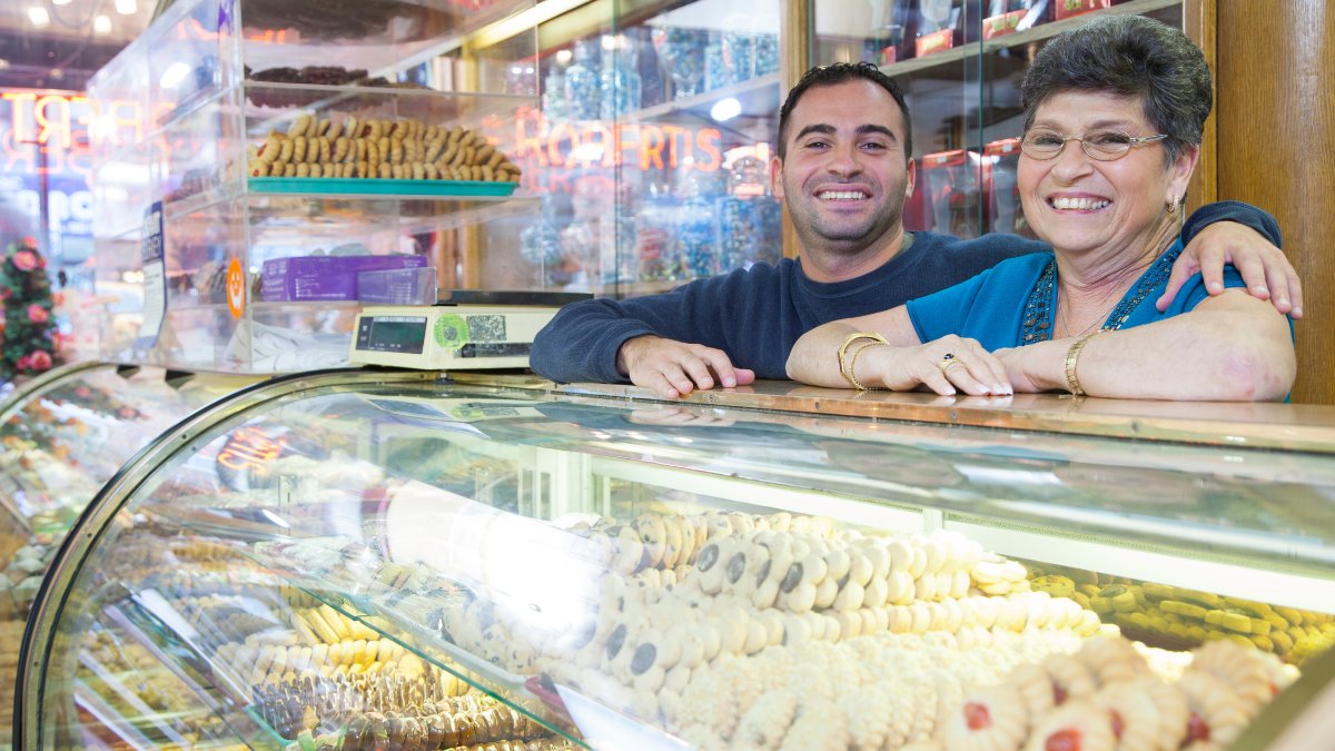 NatlMainStreet's tweet photo. Today is National Mom and Pop Business Owners Day! Be sure to #supportlocalsafely today at your local #momandpop shops.

Give a shout-out the #momandpop businesses in your commercial district in the comments below! https://t.co/VweQbhnAuk