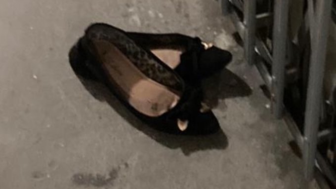 收山前分享 15  有次去找朋友 看到這平底，不禁想玩一玩 然後戰戰競競地走進去 準備拿去玩時，但又害怕，最後就決定算了。 忽然聽到她開門聲 原來就即鞋主，可惜不是什麼美女。  #扫楼 #恋足 #打胶<a href="/tag/%E5%8E%9F%E5%91%B3"class="tags"><span>#原味</span></a><a href="/tag/%E6%81%8B%E8%B6%B3"class="tags"><span>#恋足</span></a><a href="/tag/cumshoes"class="tags"><span>#cumshoes</span></a><a href="/tag/%E6%89%AB%E6%A5%BC"class="tags"><span>#扫楼</span></a><a href="/tag/%E6%89%93%E8%83%B6"class="tags"><span>#打胶</span></a><a href="/tag/%E5%B0%84%E9%9E%8B"class="tags"><span>#射鞋</span></a><a href="/tag/%E5%B0%84%E5%B9%B3%E5%BA%95%E9%9E%8B"class="tags"><span>#射平底鞋</span></a><a href="/tag/cumflats"class="tags"><span>#cumflats</span></a>