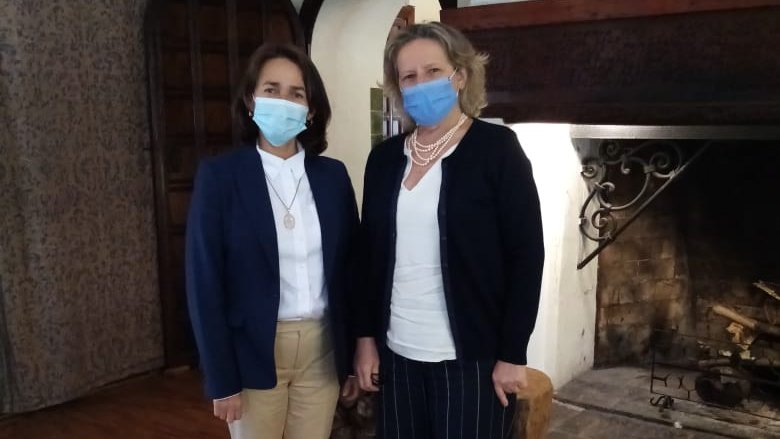 Reunión en Quito entre la Embajadora de Italia y la recientemente nombrada Corresponsal Consular para la Provincia de Manabí, Dra. Brenda Ratti.