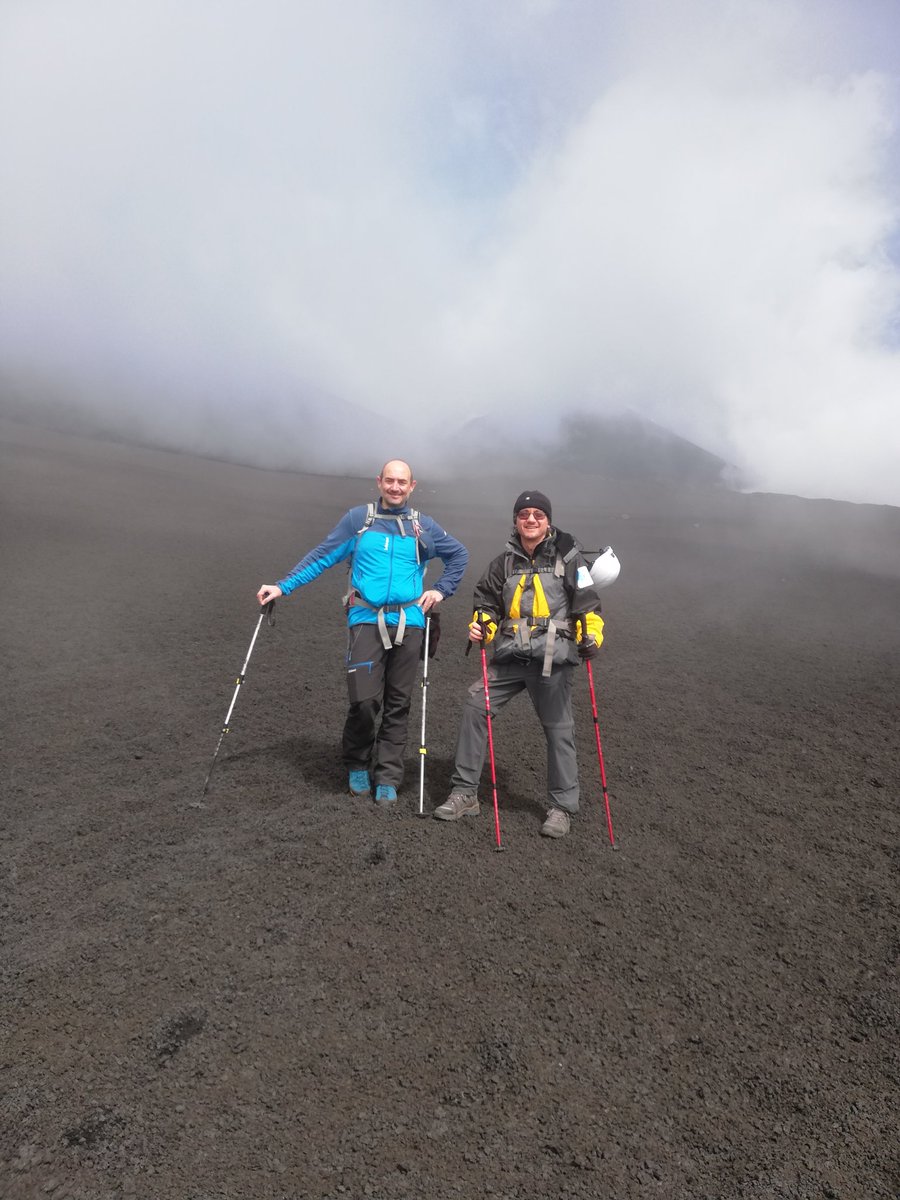 Today in front of Etna craters at 2850 m, to make measurements with @airesEO VIIRSO2 camera

@PolifemoSte <a href="/LoreGuerrieri/">Lorenzo Guerrieri</a> <a href="/trecarte/">BornAgain</a> <a href="/andyprata/">Andy Prata</a> <a href="/elisa_ox/">Elisa Carboni</a> <a href="/INGVvulcani/">INGVvulcani</a> <a href="/INGVambiente/">INGVambiente</a> <a href="/EtnaLive/">EtnaLive®</a>  <a href="/LMU_Volc/">LMU Volcanology</a> @AIVulcan