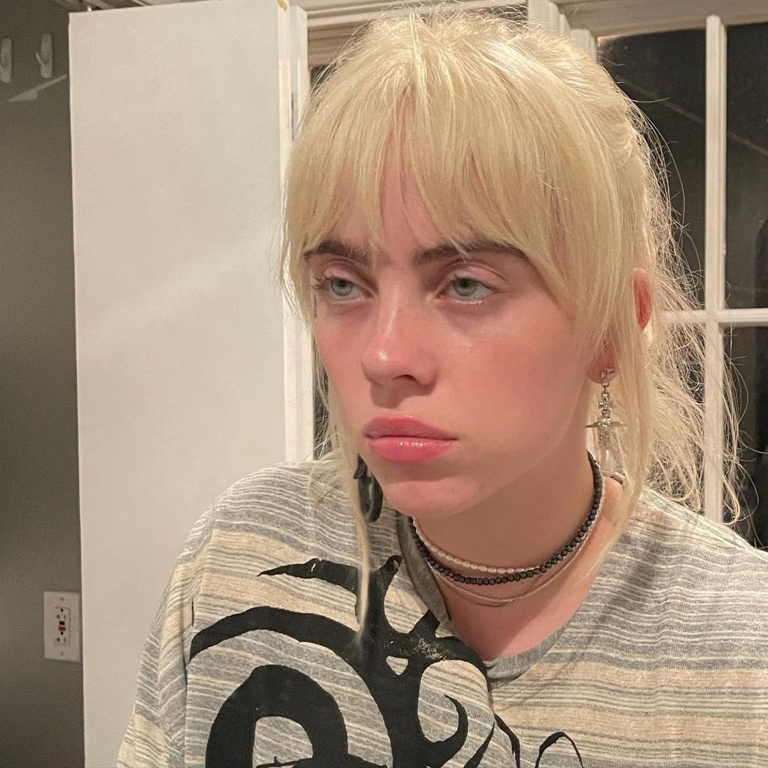 BillieEilishBR's tweet photo. Billie Eilish via Instagram.

-“Me deixe em paz” https://t.co/0ZlDJTa5wS