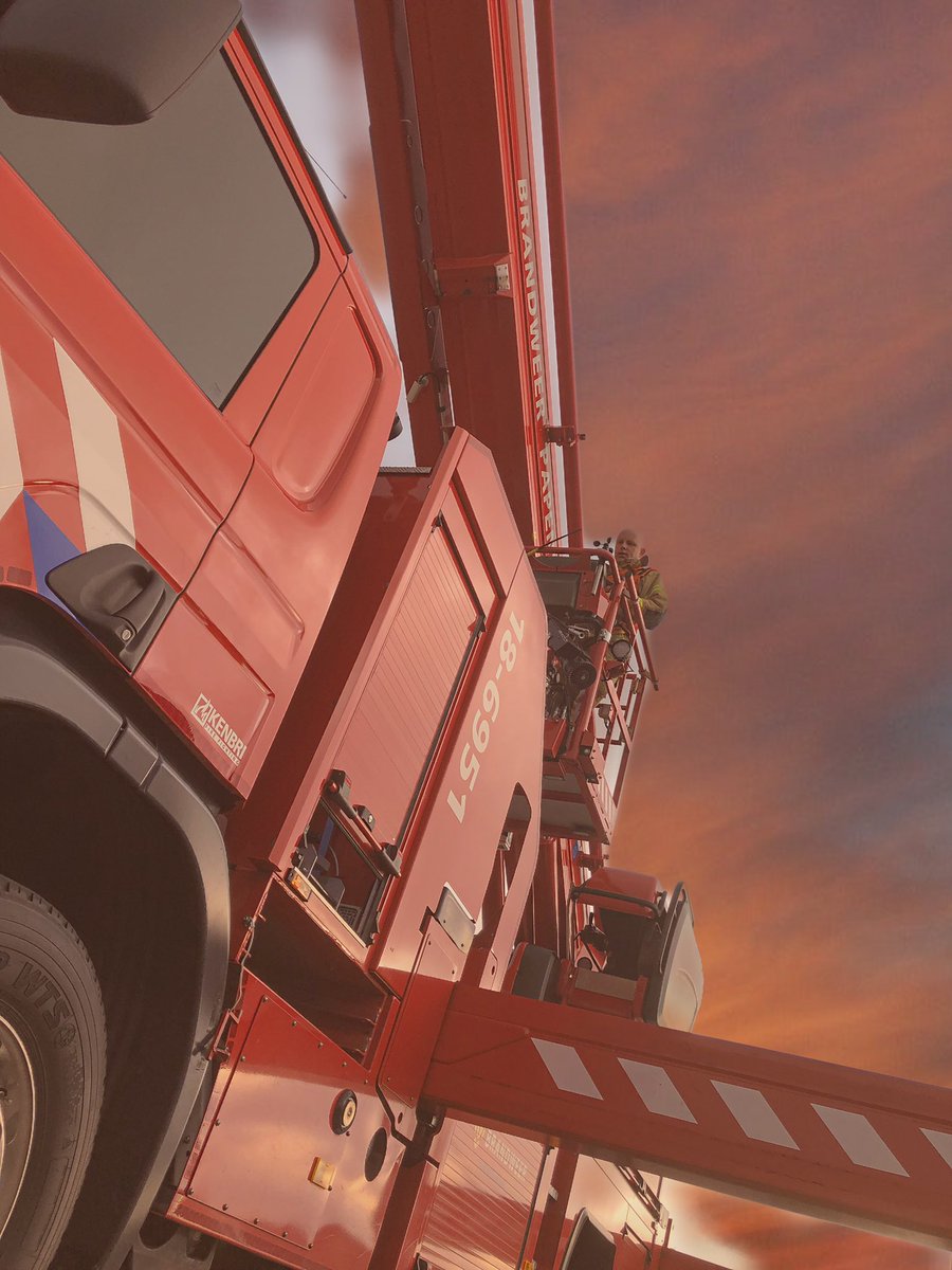 Wij zoeken vrijwilligers!! Meld je nu aan via gabijdebrandweer.nl #brandweer #vrzhz #habijdebrandweer #spanning #uitdaging #werving #wordvrijwilliger #brandweerman #brandweervrouw