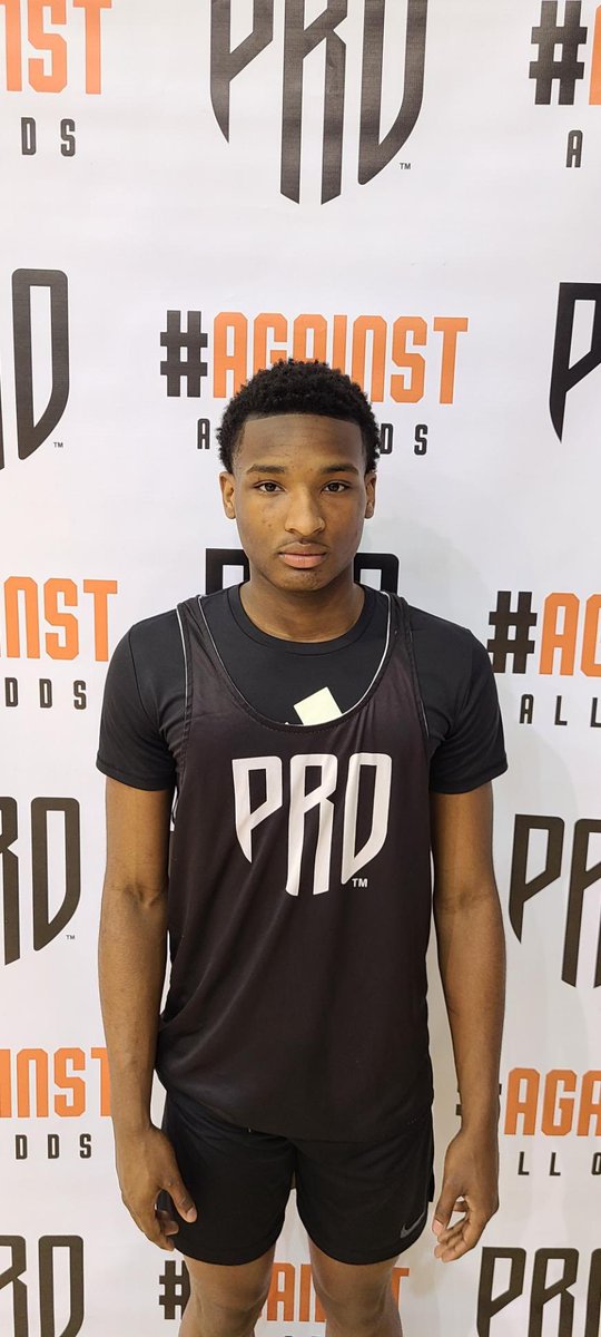 PRO_Movement1's tweet photo. #PRO Resolution BOYS Showcase🚨

‘22 @5Lorenzoj (Warren County) was a human highlight film at #Resolution❗️

Dynamic guard that got to the rim at will and finished OVER the competition.

This kid has a high ceiling🔥

#PROResolution
#AgainstAllOdds https://t.co/had8wL5d5w