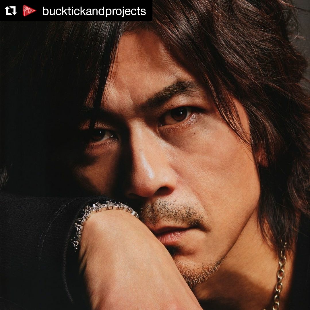 LunarWildRose's tweet photo. I want to marry you, Hidebear! π»ππ #faceofanangel #hidebear #hidehikohoshino #hoshinohidehiko #bucktick
https://t.co/u4YzpBLB42 https://t.co/hWIDTn6E9q