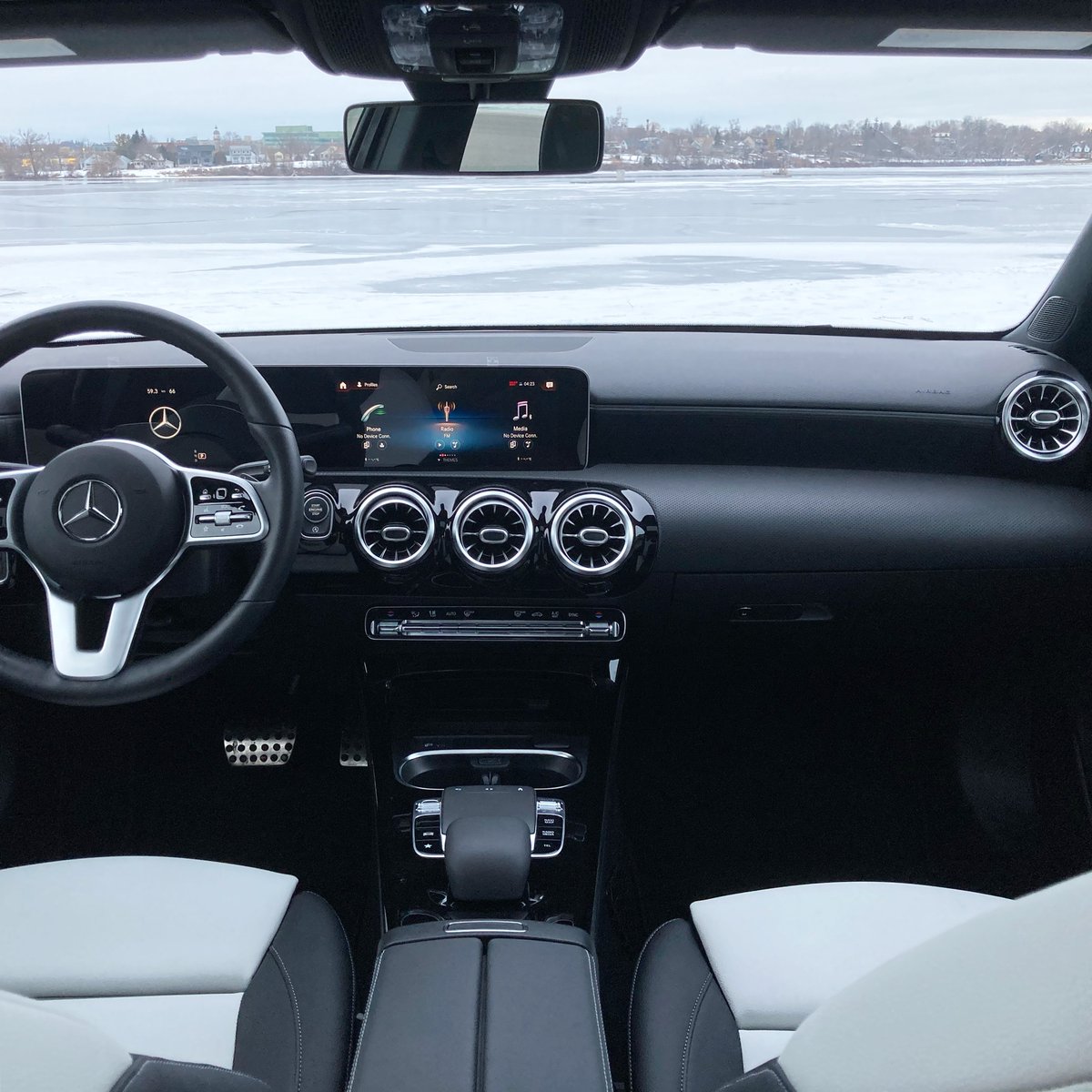 Escape the wind 

.
.
#mercedesbenzcanada #mbptbo #aclass #a220 #mercedes #escape #wind #cabin #interior