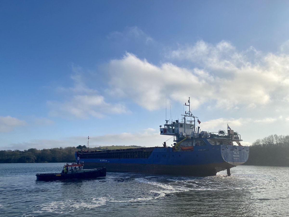 When you randomly decide to walk to the river on a Monday ⛴ #truro #lovetruro #trurohour