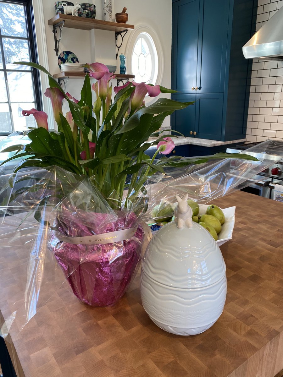 Jkbsrt's tweet photo. Beautiful gift from a happy client :)#monteforteconstruction #addalittlecolor #blessed https://t.co/VrhvN4N7pF