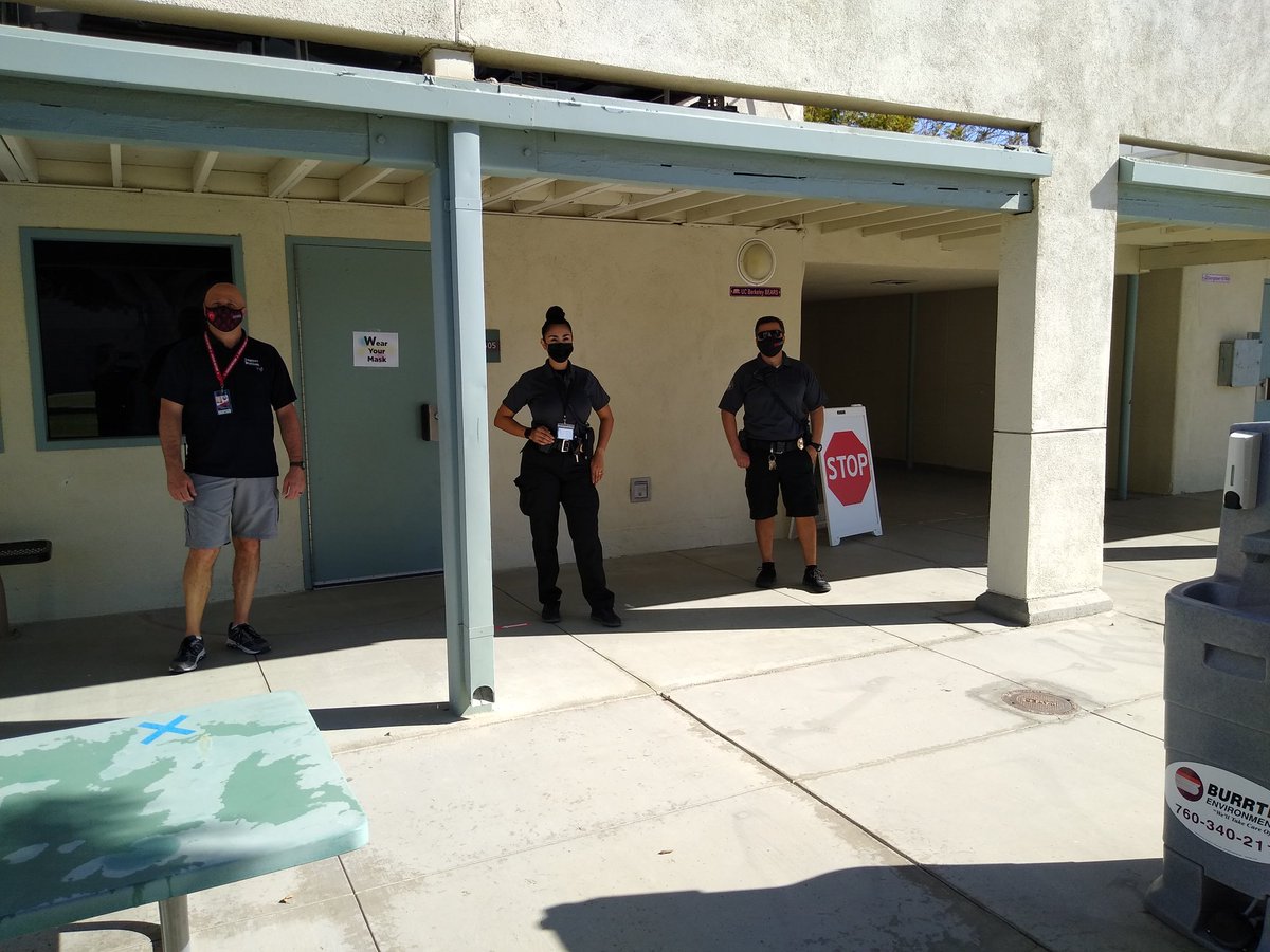 Doing our best to make sure our students are loved! #whatwedomatters #prideofthepack <a href="/DesertSandsUSD/">Desert Sands USD</a> <a href="/JaguarTjms/">TJMSJaguarNation</a>