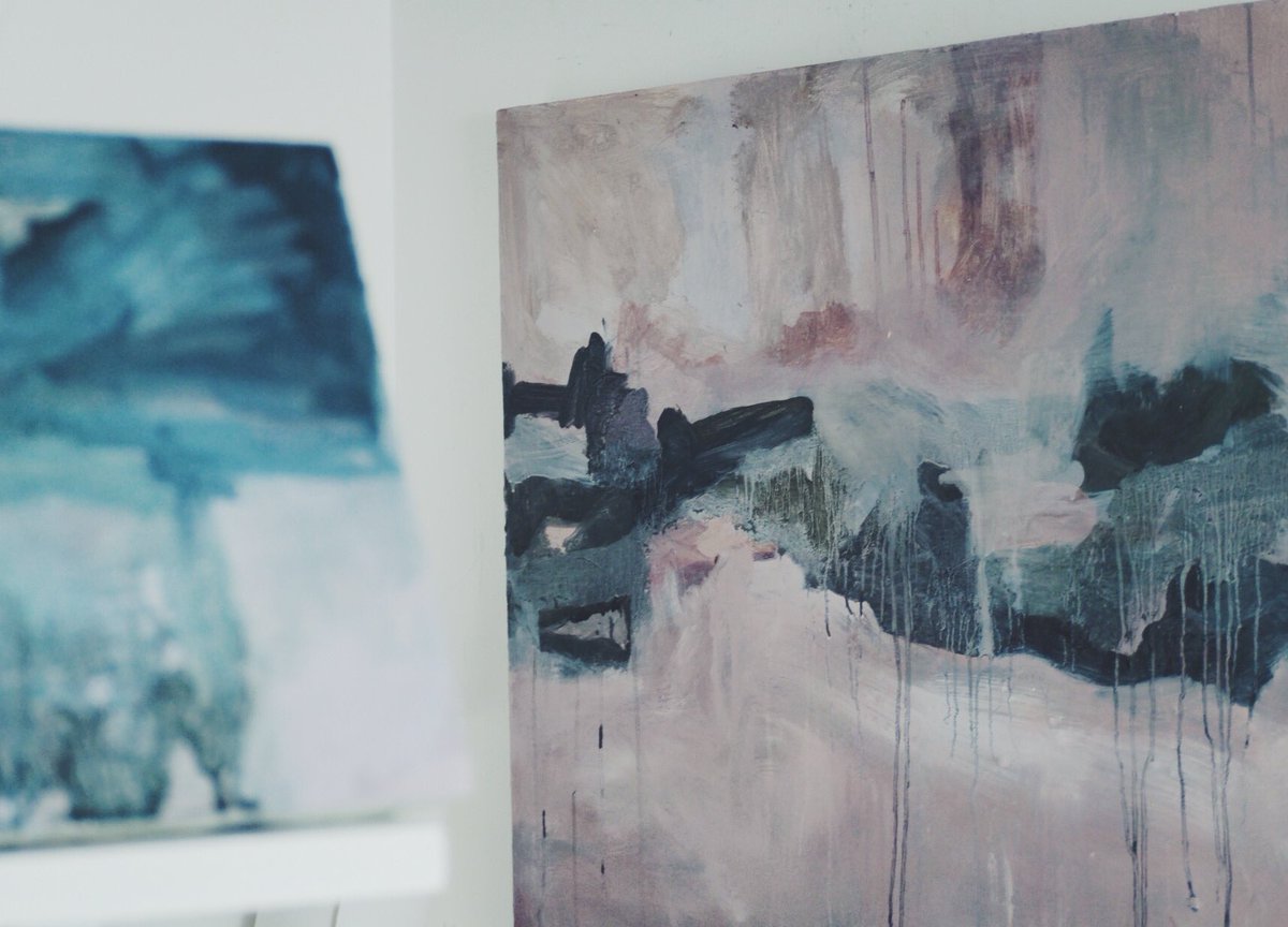 Little glimpse into my studio. This little nook of my studio is opposite where I store my paintings and the the last bit of wall space for me to hang drying pieces. 

#artist #painting #artwork #oils #studio #abstractart #abstractlandscapepainting