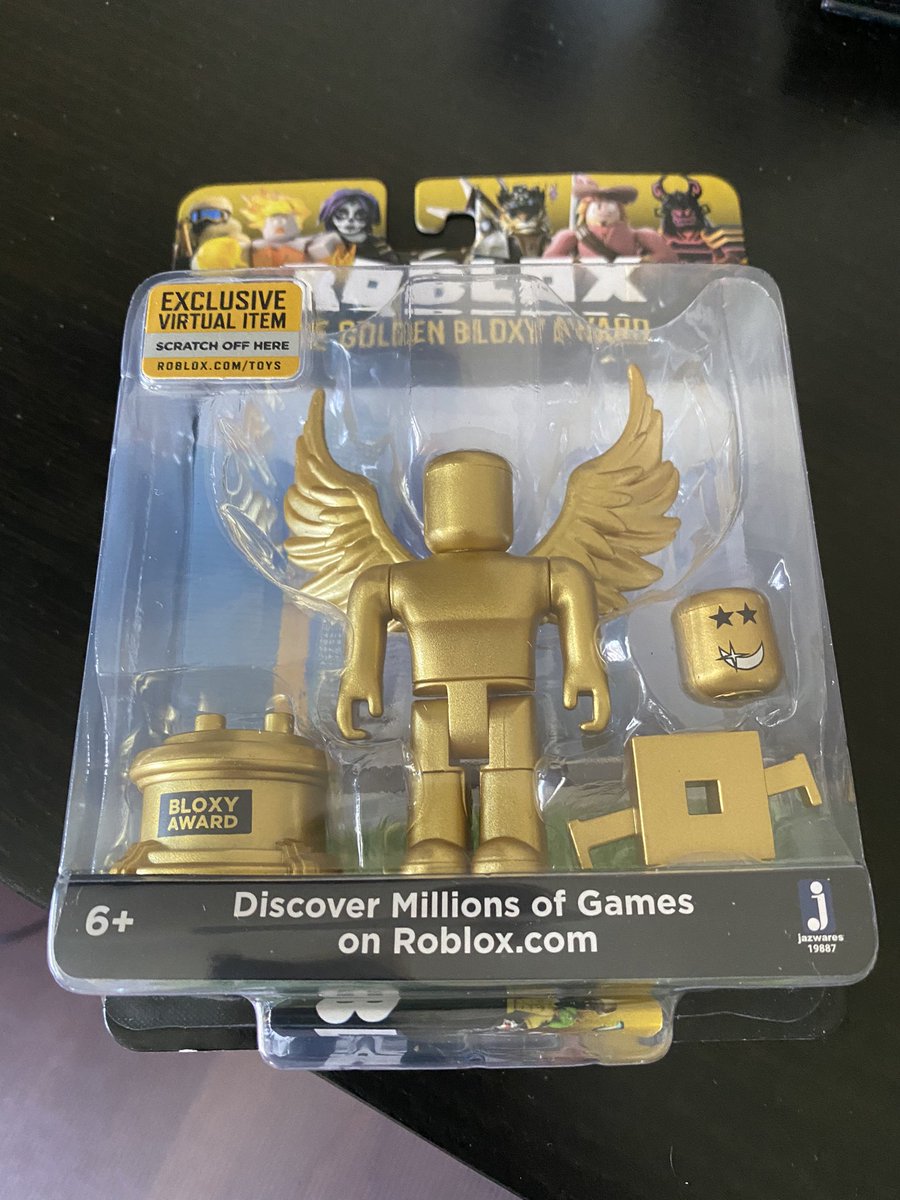 Looks like my #BloxyAwards trophy has arrived early! 😳

Thanks @Roblox!