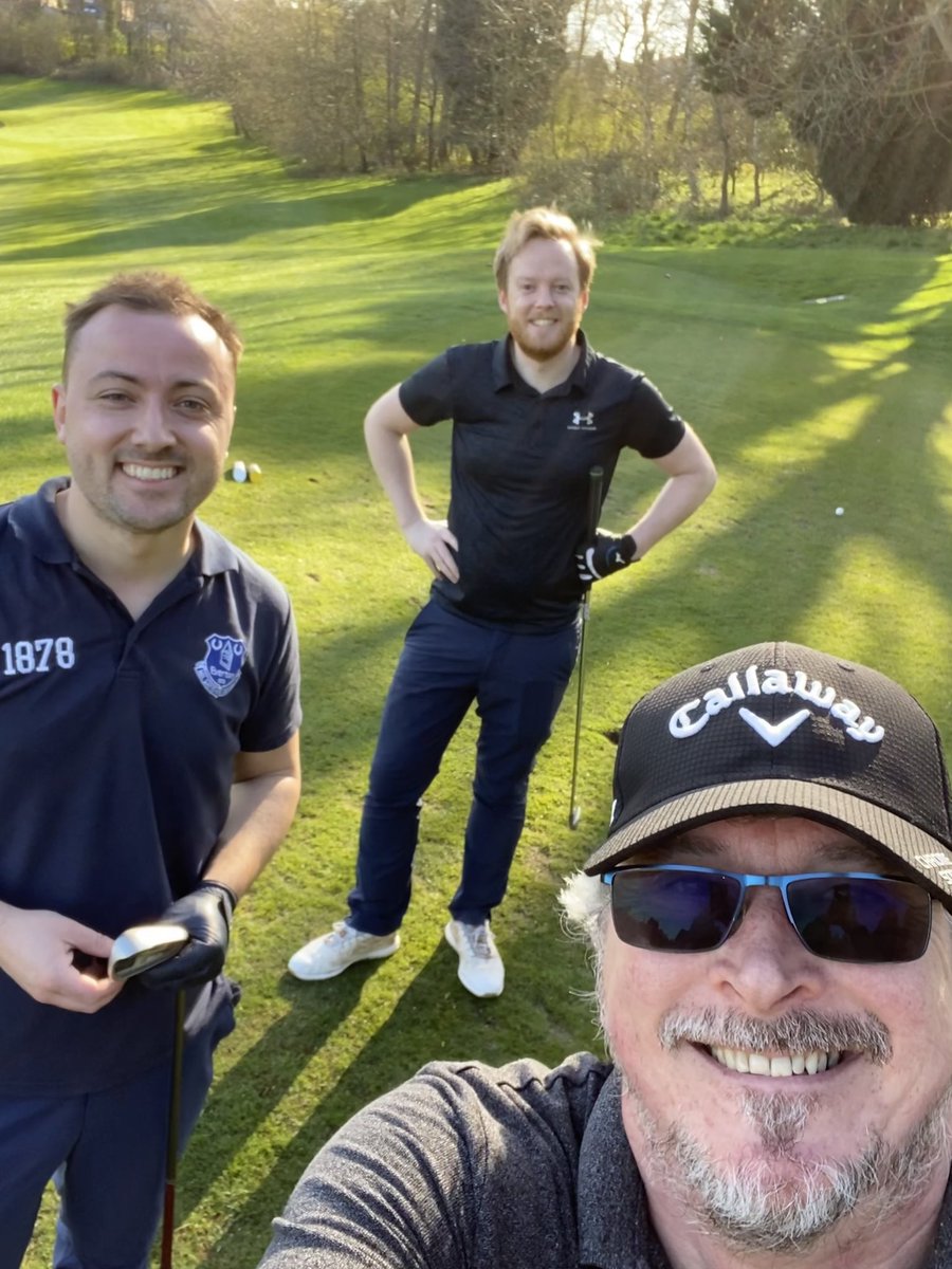 ImStoddicus's tweet photo. All smiles on the 10th @MapperleyGolf #FirstDayBack @evertonfan18 @deanjsanderson #TopChaps https://t.co/A7jzjrzgW5