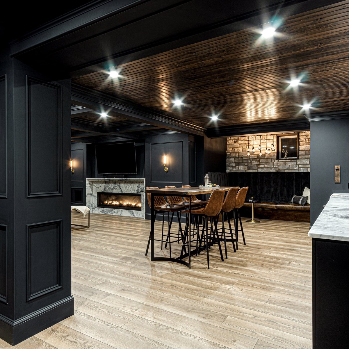 This has been one of the most fun projects we have worked on!! It started with an unfinished basement and was transformed into a moody, pub-style, space that is perfect for entertaining!  
#ygk #interiordesign