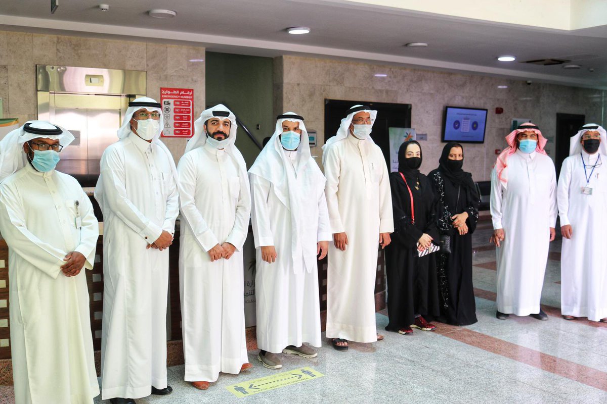 ACDK4166's tweet photo. تمت زيارة وفد من جمعية البحرين للعمل التطوعي بالتعاون مع لجنة التنمية الاجتماعية بالكلابية لسعادة مدير مركز التنمية الاجتماعية بالاحساء الأستاذ : أحمد بن سعود الفضلي ،تناول اللقاء سبل تطوير القطاعات الاجتماعية وتعريفا لجهود الجمعية خليجيا ودوليا وقام الوفد بجولة لمرافق المركز . https://t.co/xE6HQ3jggi