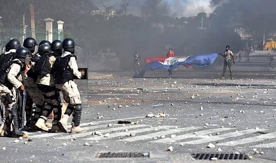 KarlFosterHaiti's tweet photo. Maybe your new cover pic...

#FreeHaiti
#LibereAyiti https://t.co/nU6AFZtTPu
