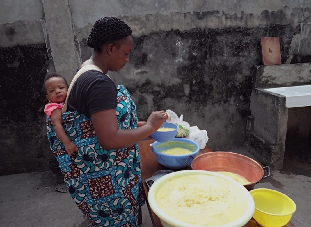 MANITECHCongo's tweet photo. 2013, Mme @Sivi_malukisa a commencé sa petite production de confiture. 2018,Grâce à la @TonyElumeluFDN , elle a acquis les équipements adéquat pour améliorer en qualité et en quantité. En plus, la formation en gestion l'a aidé à se structurer. #beforeandafterchallenge https://t.co/nVQHNtw5sF