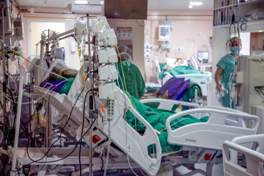 _ORondoniense's tweet photo. De acordo com a atualização da Central de Regulação de Urgência e Emergência (Crue-RO), na tarde desta segunda-feira (29), Rondônia possui 90 pacientes graves infectados pelo Coronavírus e que estão à espera de leito de UTI.  #Destaques

https://t.co/v9QlW3L0Ig https://t.co/p32Jsj0EeU