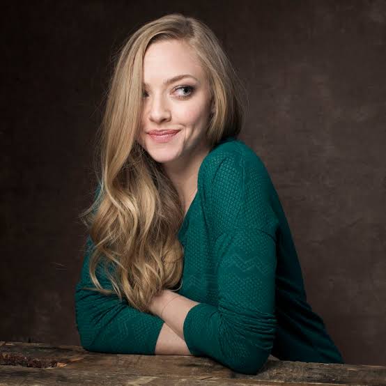 seyfriedposts's tweet photo. NEW PROJECT! Amanda Seyfried is set to star as Elizabeth Holmes in Hulu's The Dropout. The limited series will chart the rise and fall of Elizabeth Holmes and her company, Theranos. https://t.co/3gqcWxHt4G