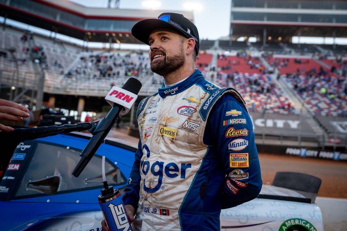 NASCAR's tweet photo. Although it wasn't a win, it was still a good day at the office for @StenhouseJr (P2) and that No. 47 team. 👊 https://t.co/o4H8prBctS
