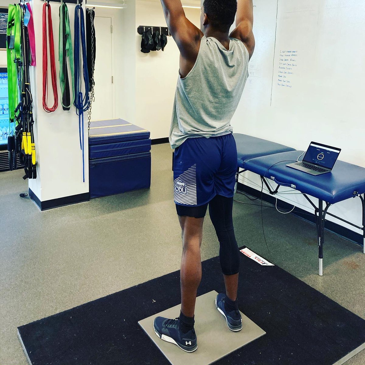 BeEliteDaily's tweet image. Post Season Training: Day 1 with @SpartaScience @js2elite_ll @Tony2ones @brady_oc14 @ODUMensHoops 📈📊🦁🏀

#postseason #sparta #odu #mbb #hoops #training