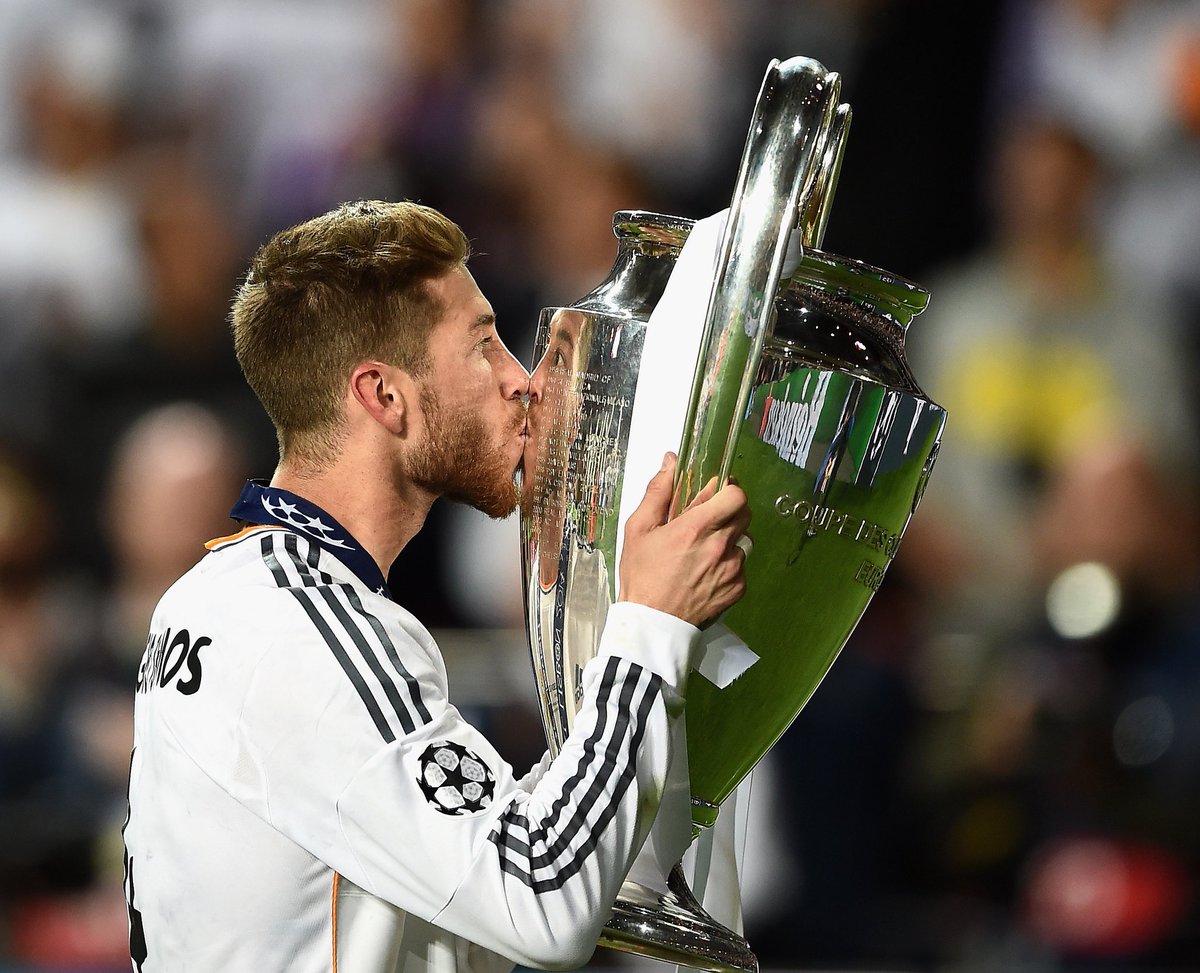 RealGomezRM's tweet photo. Hoy cumple 35 años el mejor central de la historia del fútbol y el capitán de un ciclo irrepetible. 🎂❤️

¡Felicidades, @SergioRamos! Quédate y retírate aquí como la leyenda que eres. https://t.co/GrTVBXRlMi