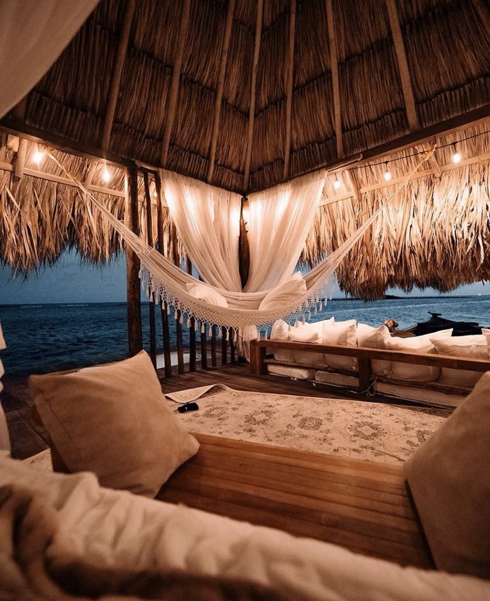 interiorporn_'s tweet photo. This resort in the coast of Arabu, is what I NEED. #interior #interiordesign #goals #architecture #buildingdesign. https://t.co/Aq9od8EXPT