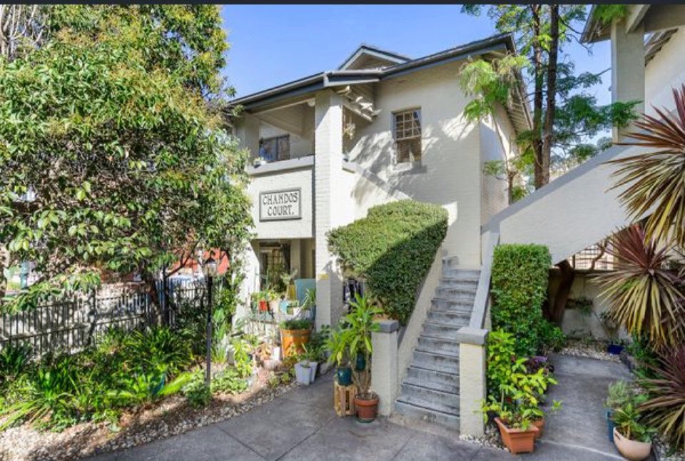 Coming soon-Chandos Court.
4/17 Charnwood Cre, St Kilda. 
A magnificent older style two bedroom first floor apartment set within picturesque grounds. #fullcirclepropertyadvocates #vendoradvocates #transactionmanager #stkildarealestate