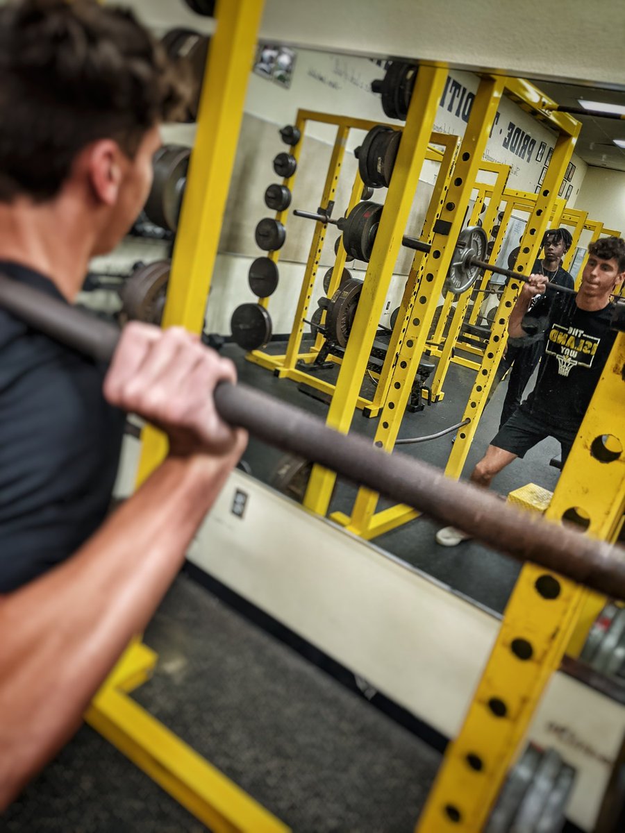 Merritt Island Boys Basketball tweet media