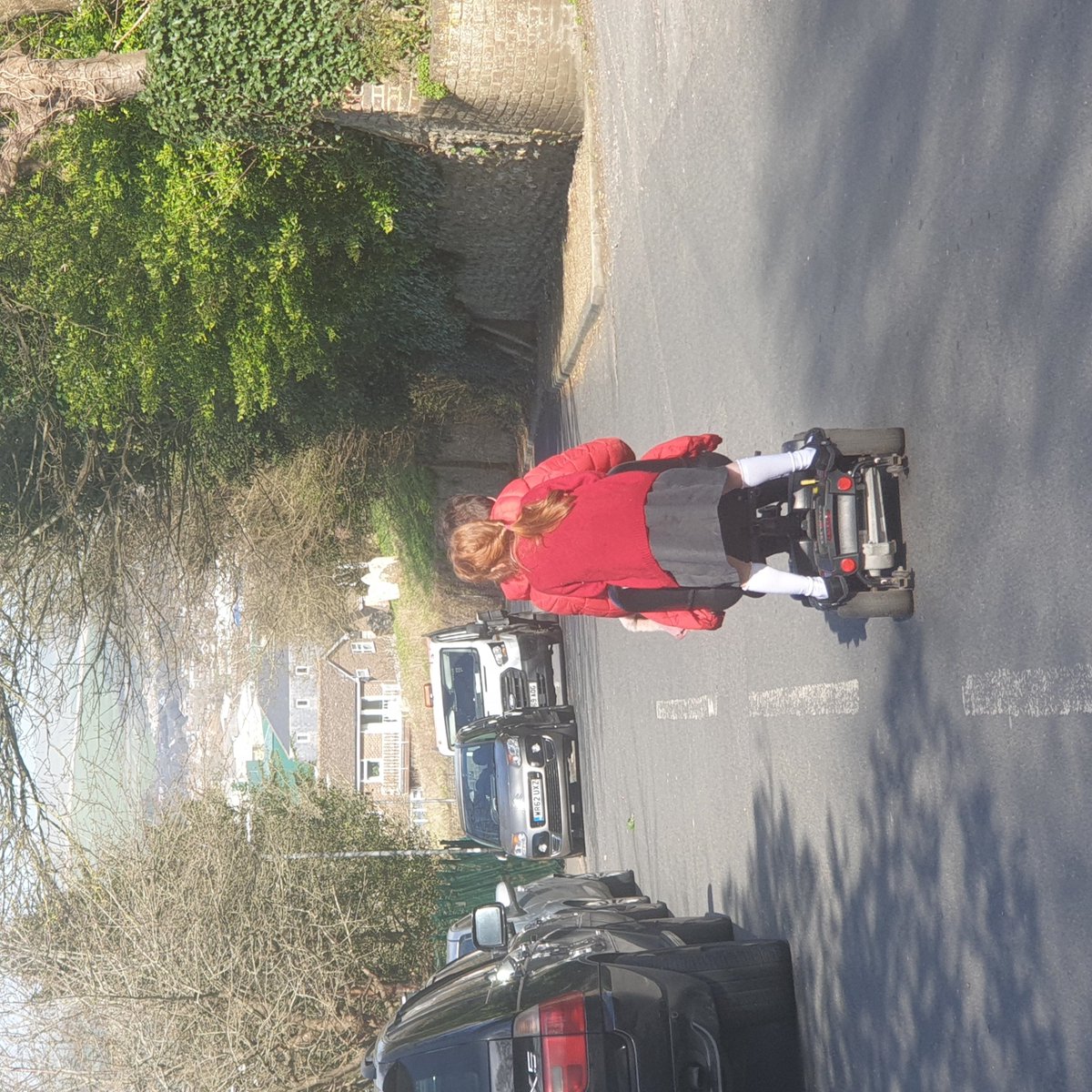 ActiveTravelES's tweet photo. Photos never quite capture the joy of pupils and their families reclaiming the road at drop off and pick up #SchooStreets @EastSussexCC @langneyprimary @HarbourPrimary @allsaintsbex @SouthoverSchool https://t.co/JnKWGZONTI