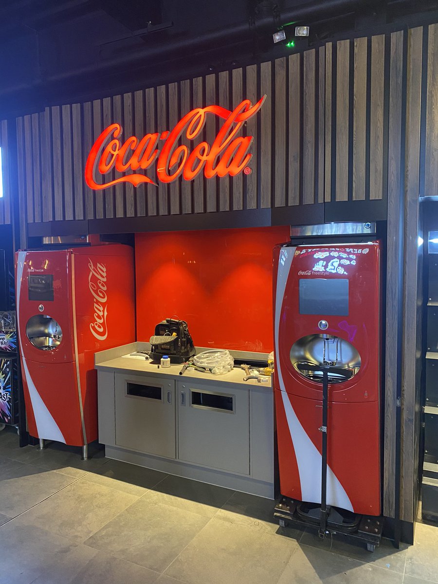 icemanfridge's tweet photo. @icemanfridge with a nice installation this morning. Self service equipment for a new cinema complex in Glasgow #cokewithice #iceman #hoshizaki https://t.co/bn6Y0kauXl