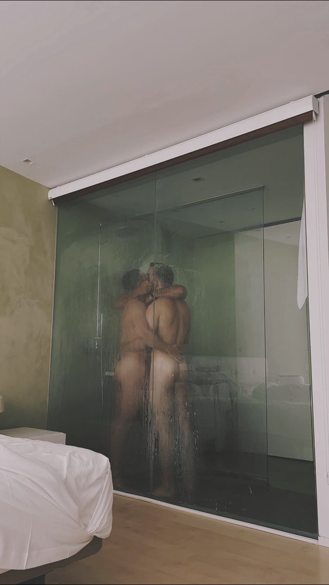 Cris_Campbell_'s tweet photo. Cuando llega el calor, los chicos se enamoran...
https://t.co/lwaQq2cYJj https://t.co/aH4YkgymVU