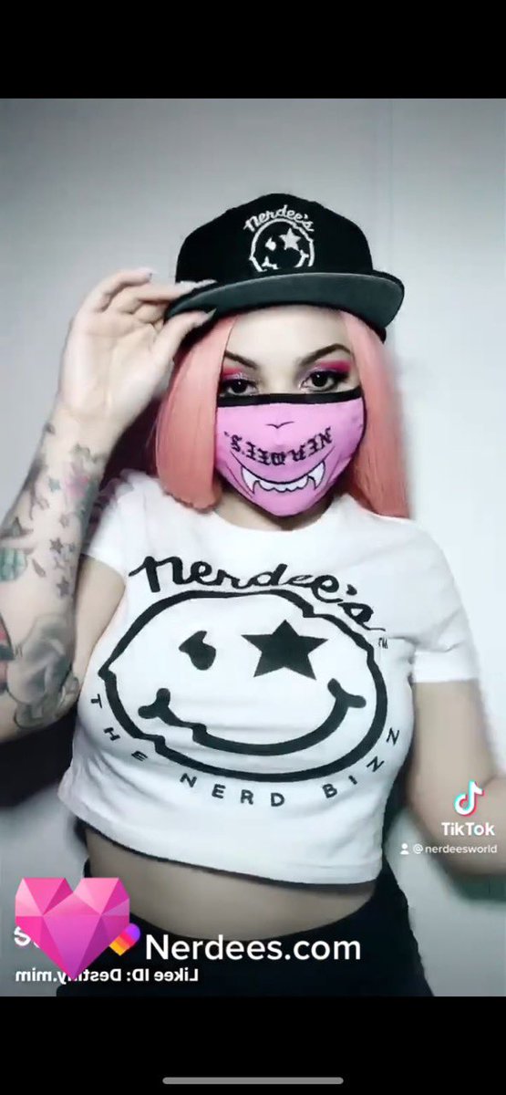 nerdeesworld's tweet photo. @nerdeesworld Thanks to our partner, actress &amp; model,  @glampiredestiny for showing off her Nerdee’s Gear!🔥🖤

Checkout the tagged apparel!🔥

Nerdee’s ~ Underground Clothing, Comic, Game &amp; Skate Shop https://t.co/U0Dre8qP4D

#nerdeesworld #fyp #discord #skateshop #streetwear https://t.co/swn07Hdoh2