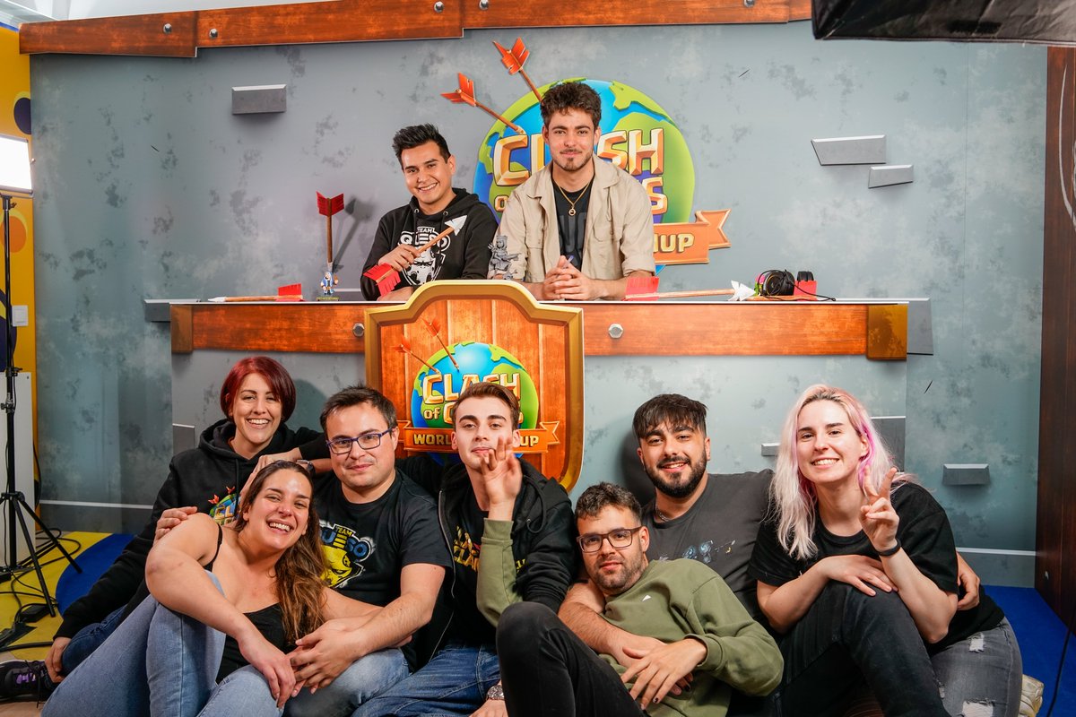 ZolokOficial's tweet photo. Con un poquito más de tiempo para leer redes quería aprovechar para subiros unas fotillos y agradeceros todo vuestro apoyo durante el fin de semana.

Y especial mención a la ESPECTACULAR cobertura brindada por este EQUIPAZO de trabajo. ¡Que esto sólo sea el principio! #QuesoProud https://t.co/y90HIZQGmd