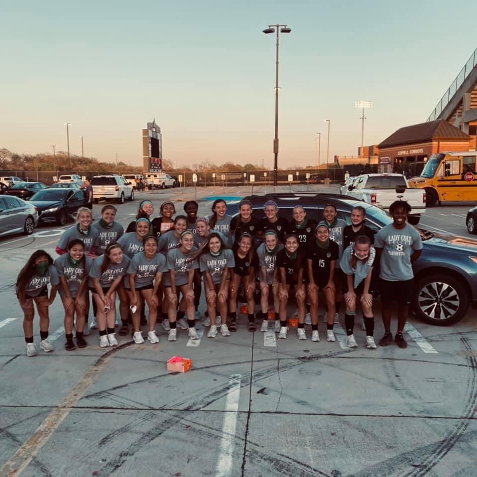 AHSColtsoftball's tweet photo. Good luck tonight to @ladycolt_soccer!! https://t.co/JNufbWE7di