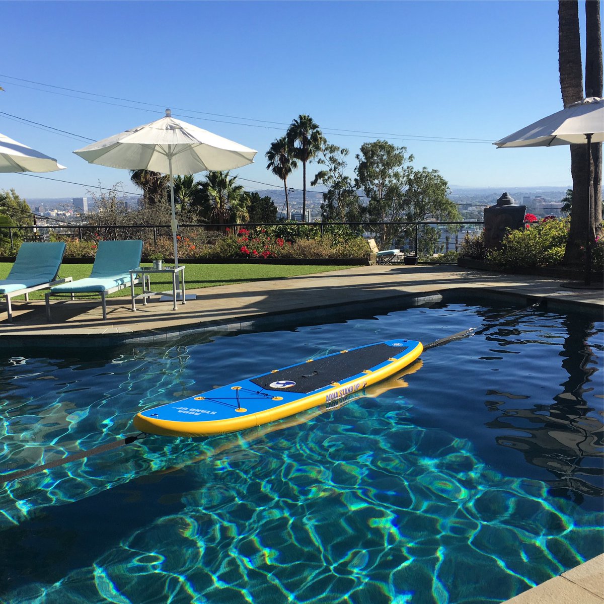 Are you ready for your home workout? Easy to secure, your AQUA STAND UP® is not only designed for #openwater but also for #swimmingpool!

#aquastandup #aquastanduppaddle #hills #losangeleshills #privateswimmingpool #homeworkout #supinpool #paddlefitness #paddleyoga #athome