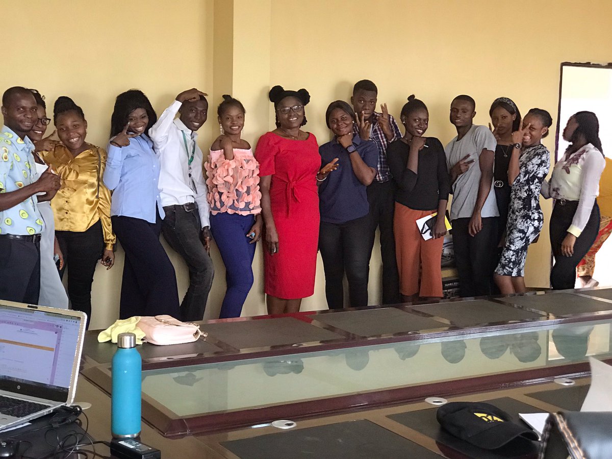 EnactusFUAM's tweet photo. Enactus Nigeria Virtual Leadership conference 2021 🎊🎉. 
Day 1 was interesting, Can’t wait for tomorrow so we can learn more🥰❤️
#EnactusNigVLC2021
#EnactusNigVLC2021 https://t.co/dvARDFIfYP