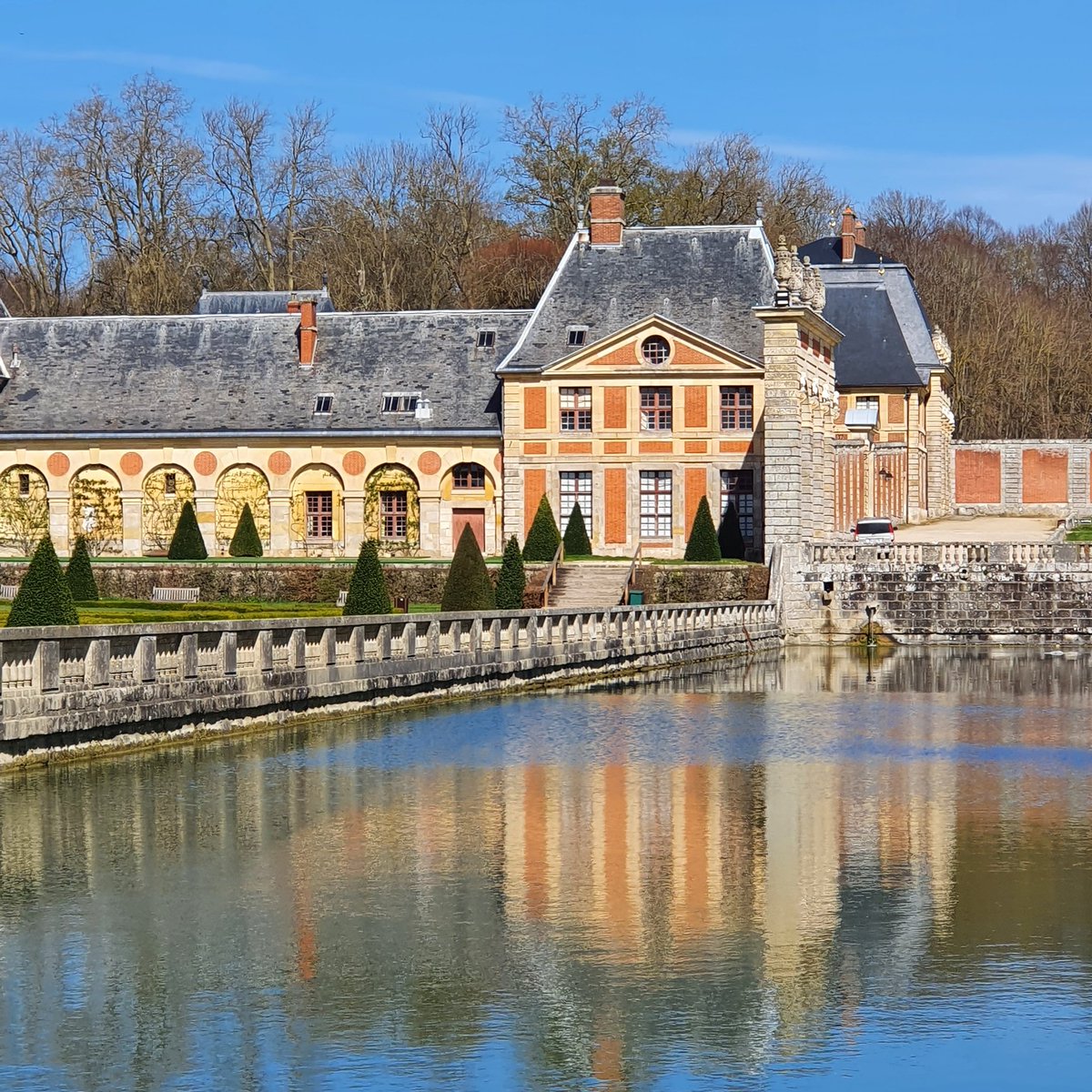 BenedicteGady's tweet photo. Vaux-le-Vicomte. Un moment suspendu hors du monde et du temps.
@ChateauVLV #levau #lenotre #lumiere #architectureauxtroiscrayons https://t.co/y6tP9UoV2h
