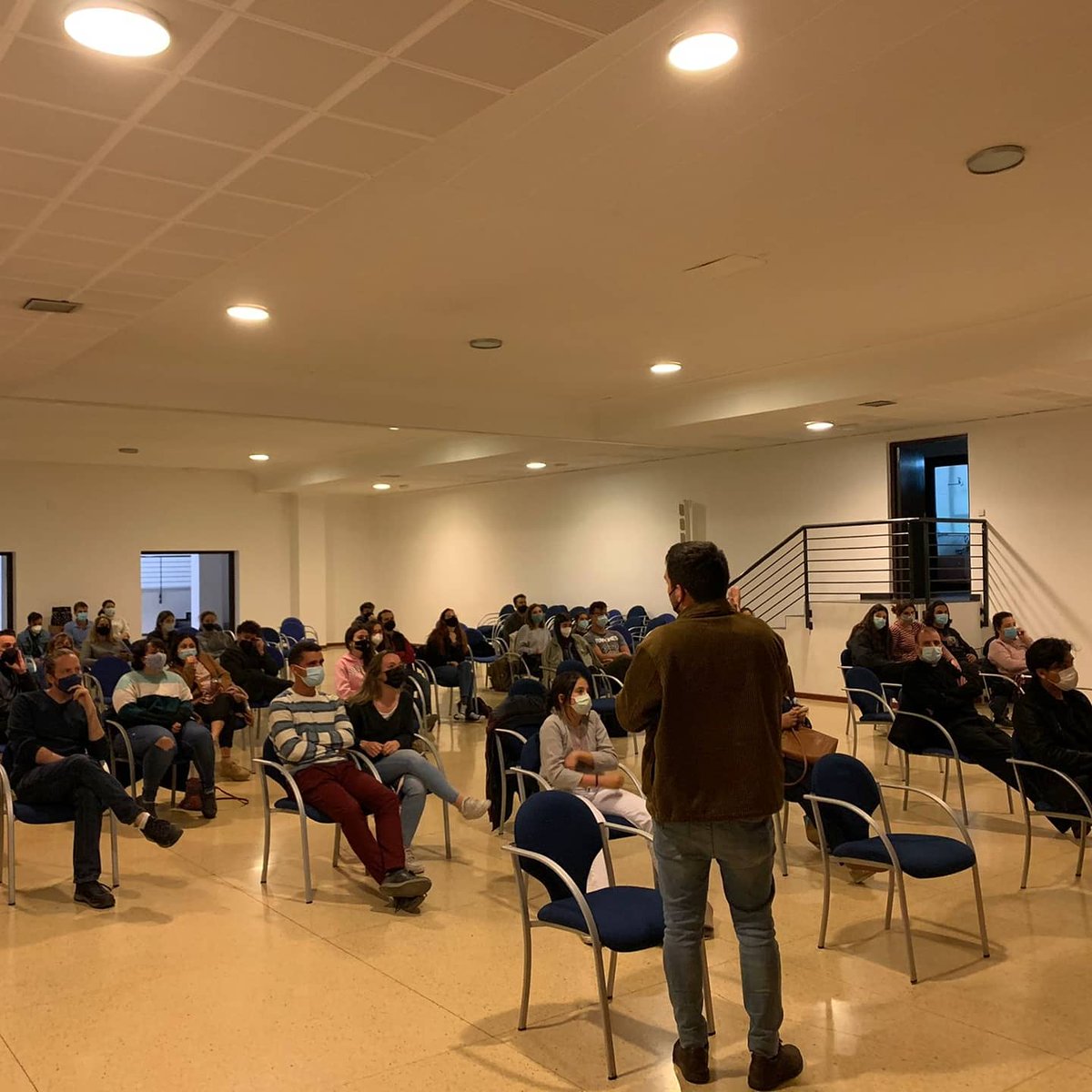 DelejuMadrid's tweet photo. 📌¡Hoy hemos tenido la primera reunión con los 40 jóvenes con talentos que se suman al proyecto del musical!
Todo ello forma parte del proyecto esperanza de #MadridLive
#jóvenescontalentos #MásfuerteQueElOdio #TimGuenard @archimadrid https://t.co/EdPkD9Trke