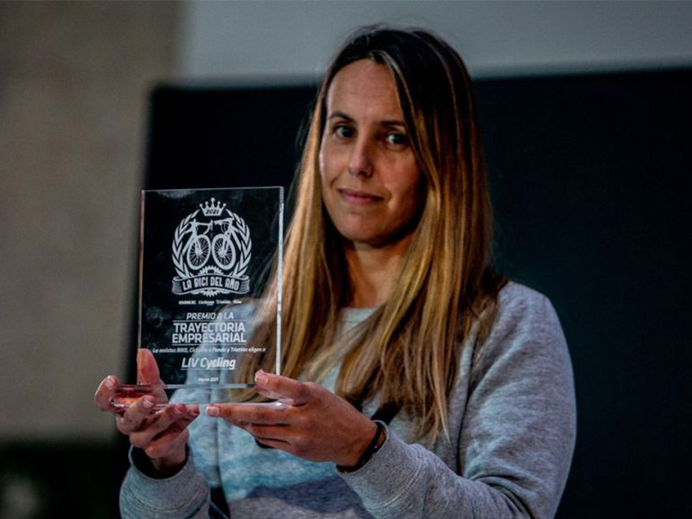 LivCycling_ESP's tweet photo. 🏆LIV SE LLEVA EL GALARDÓN A LA TRAYECTORIA EMPRESARIAL en los premios #BiciDelAño2021🏆

.
👉No podemos estar más agradecid@s a Motorpress por este reconocimiento que significa tanto para nosotr@s. 
.
Es mucho más que un premio. ¡GRACIAS!
.
🔗https://t.co/rlOzh5ZODq https://t.co/PgmHYi4EvU