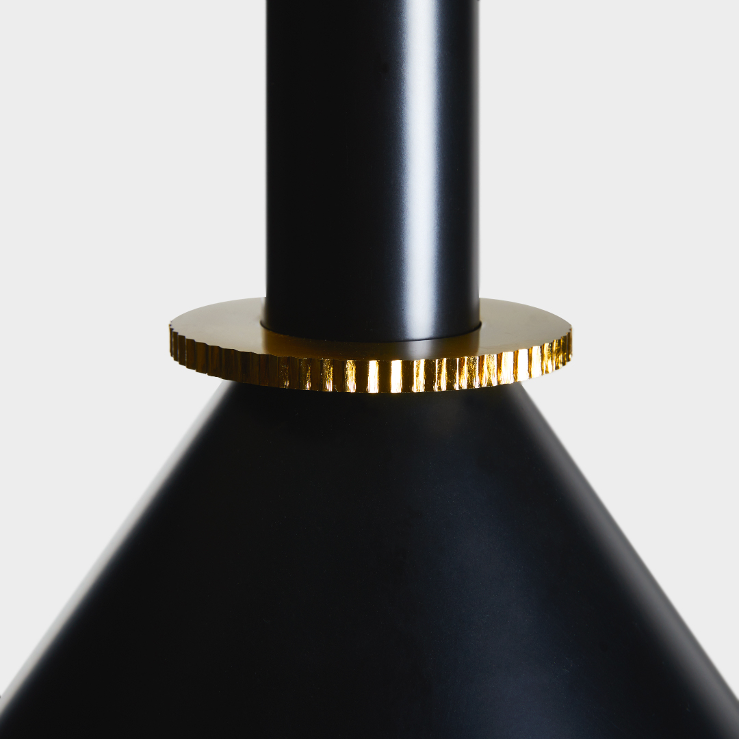 StoriModern's tweet photo. Like its namesake, the enduring tool of choice of scribes, the #Quill Indoor Pendant has a sharp look and bold statement style with its striking black finish and brass accent. 🤩 https://t.co/vhSVIYAq14 https://t.co/hhCKhxnnp5