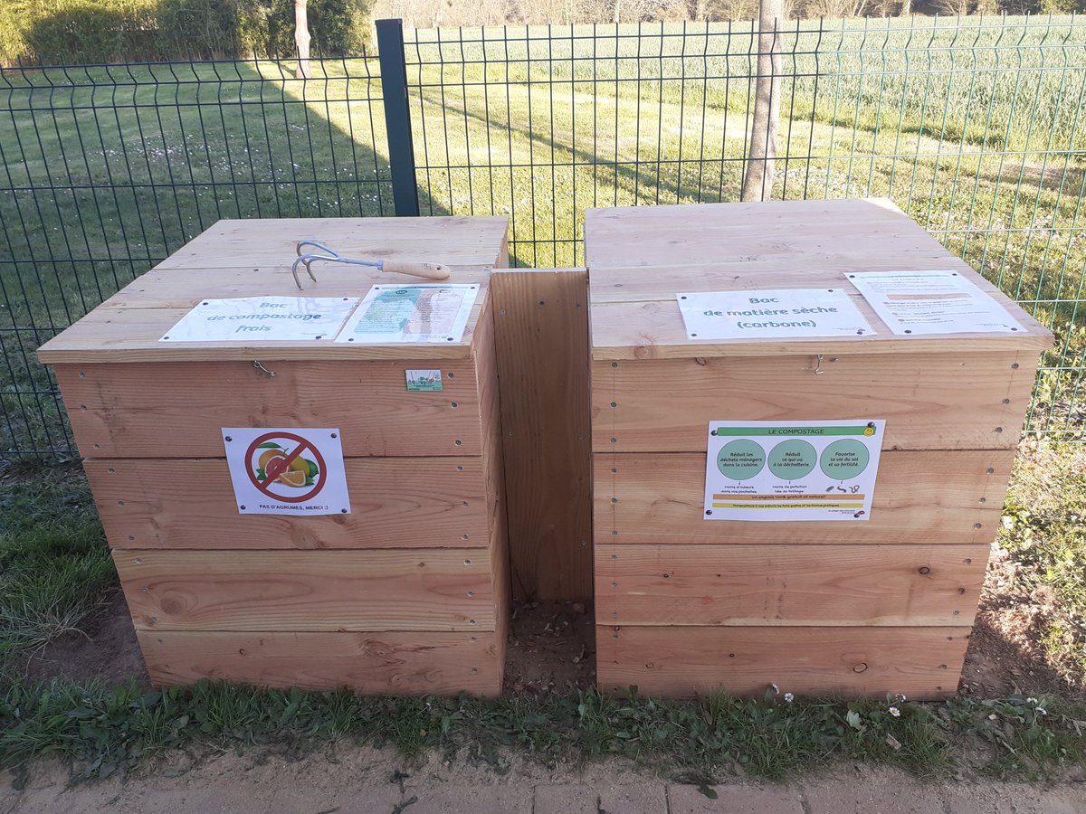 noellerousselin's tweet photo. Inauguration nouvelle aire de compostage sur notre résidence les Ebihens à St Gilles, avec notre partenaire @BrahimCambier #compost #environnement #valorisationdechet https://t.co/pB1KWmbKGn