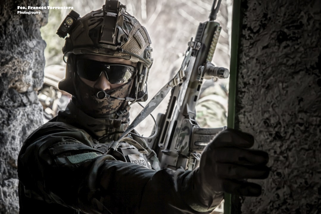 FFTorrontera's tweet photo. #InfiernoBlanco
#GOEXIX #BOEL
@EjercitoTierra @EMADmde @Defensagob @FUTER_ET @SpainNATO #operacionesespeciales #moe #divisionsanmarcial #sanmarcial #mandodeoperacionesespeciales
#spanishspecialforces #greenberet #specialforces #boinasverdes #mcoe https://t.co/Y53NTExAsf