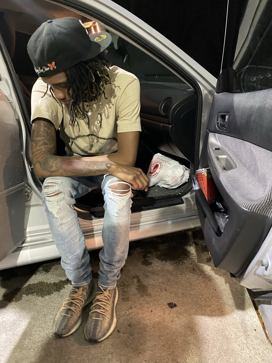 supremeterry1k's tweet photo. “R.I.P to Juice I popped my last one with you 💊.....” #FreeTray🔓 #LongLiveChico❤️ https://t.co/9dpuRtKOwp