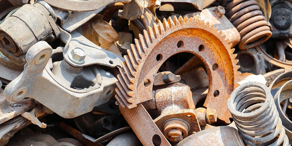 AlburyCity's tweet photo. Well done Albury! 👏 Almost 1,200 tonnes of scrap metal were redirected from our #landfill during 2020 (that's equal to 135 #Cleanaway trucks!) and sent offsite for #recycling. To find out what else you can recycle, visit https://t.co/VHWXiysgzo. https://t.co/7VZdHKDOec