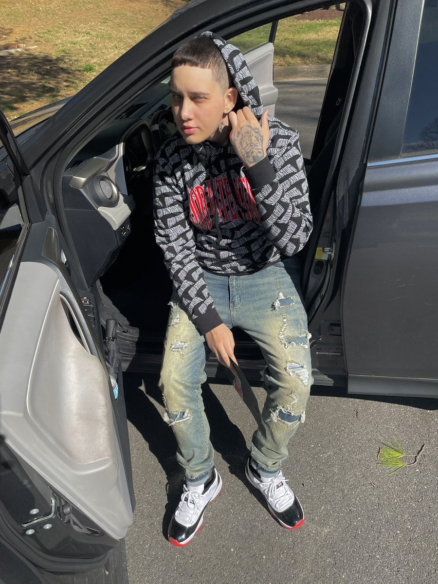 racedeyes's tweet photo. “Vlone Runtz bring me peace & serenity” 🤧 #LLTRAP 💔👼🏽 https://t.co/5cW4HW48B0