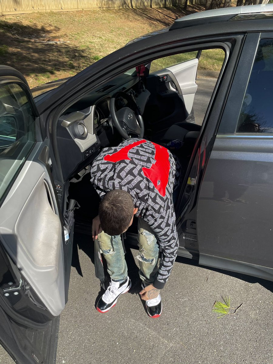 racedeyes's tweet photo. “Vlone Runtz bring me peace & serenity” 🤧 #LLTRAP 💔👼🏽 https://t.co/5cW4HW48B0